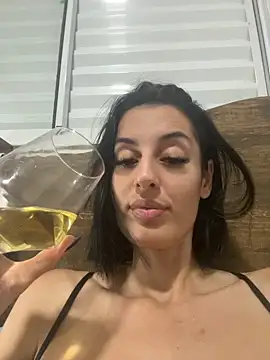 Catmila94 live sex cam