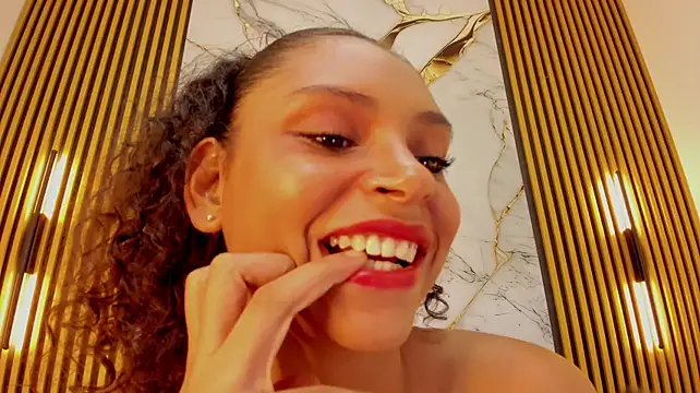 ChanellSin live cam on StripChat