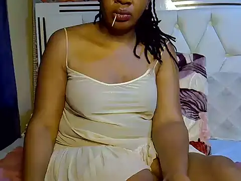 Sexy_Kezzy live cam on StripChat