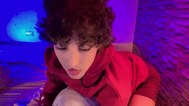 xFemboyToy live cam on StripChat