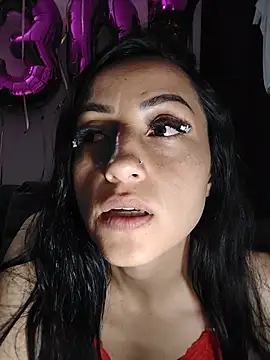 Meegann_Lovee live cam on StripChat
