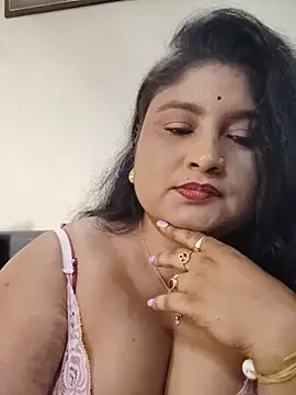 hornyriyanka live cam on StripChat