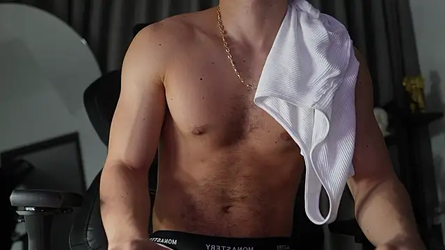 Max_cortes1 live cam on StripChat