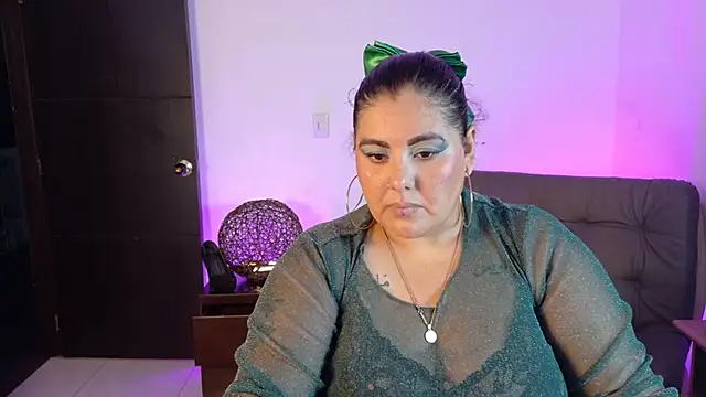 AndreaKinky live cam on StripChat