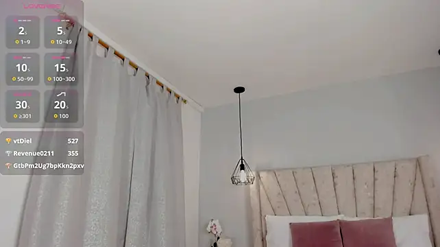 miel_18 live cam on StripChat