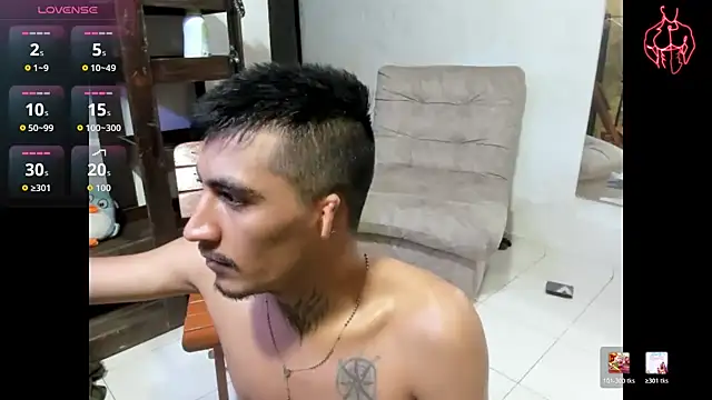 maxI_dick33 live cam on StripChat