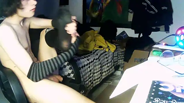 Novafemboyfeet live cam on StripChat