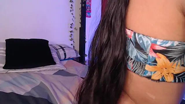 little_kayla_ live cam on StripChat