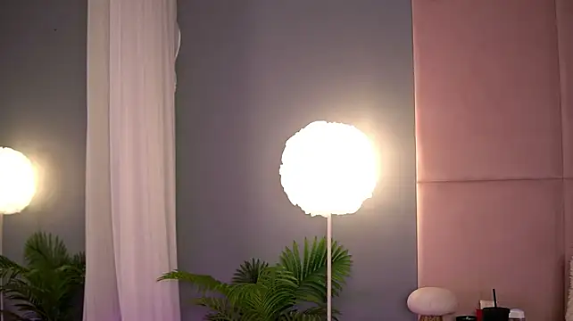 AlmaLuv live cam on StripChat