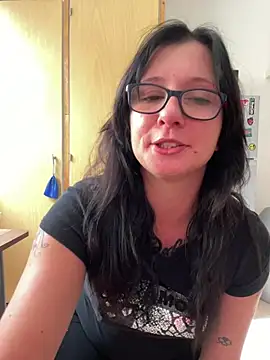marketatomas (F young) - Nůžky s dildem v kundicce 30 sek