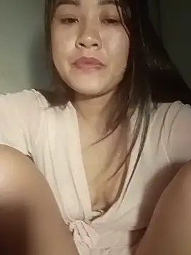 PIVI-12 live cam on StripChat