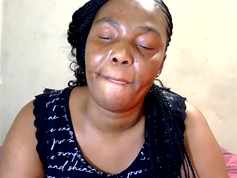 best_frnd live cam on StripChat