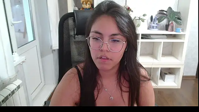 Anda_here live cam on StripChat