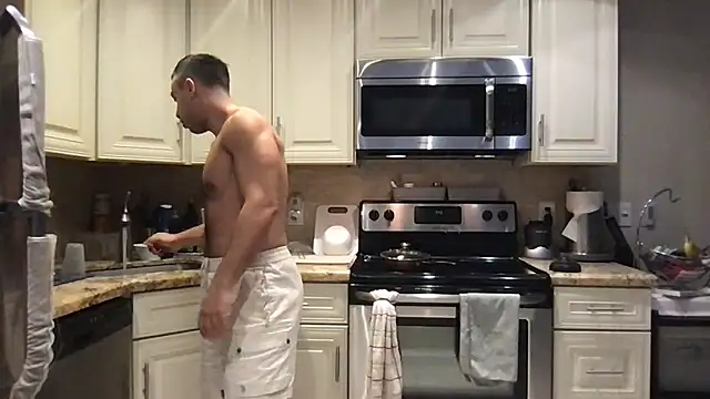 BigGuyMuscle live cam on StripChat