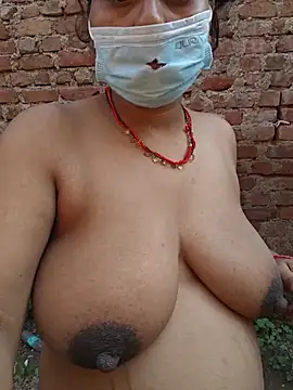 priyasharma0101 live cam on StripChat