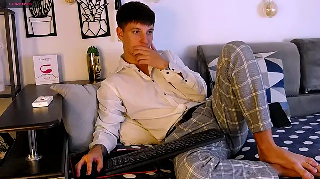 ThomasEdisonn live cam on StripChat