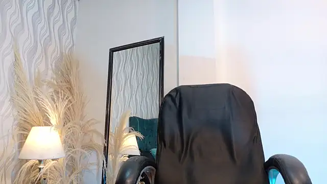 Modèle: KarolFoxxi__