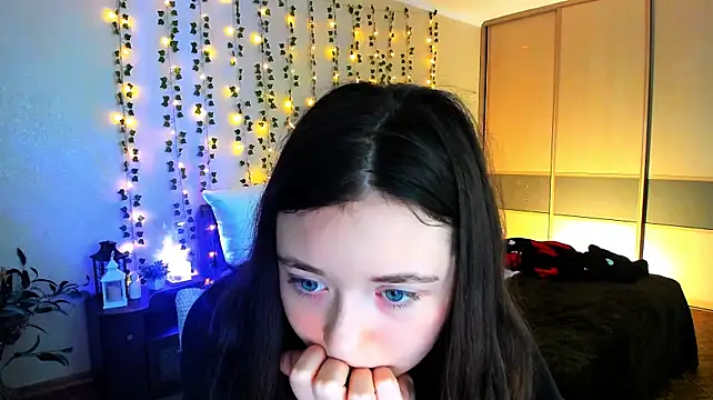 AlluringLookk live cam on StripChat