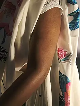 DIRTYSECRET_QUEEN_07