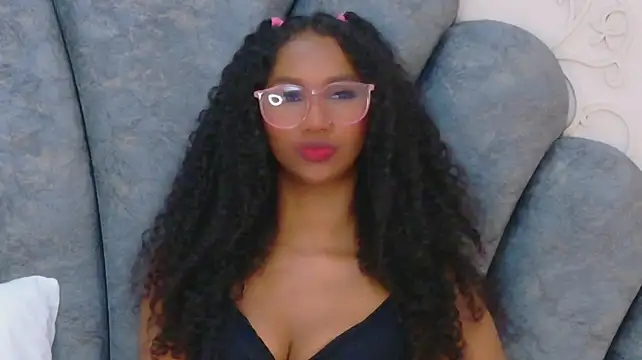 Chloe-Rose- live cam on StripChat