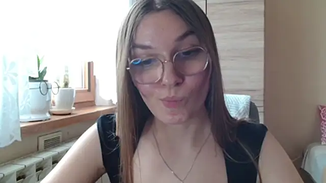 LooveELLYx live cam on StripChat