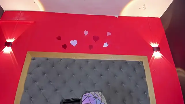 YayaHilton live cam on StripChat
