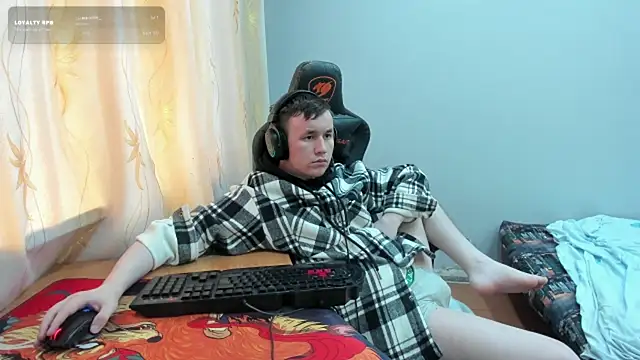 iliaskrislove live cam on StripChat