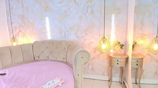 khloeblake (F young) - TURN AROUND + SHOW OUTFIT🔥