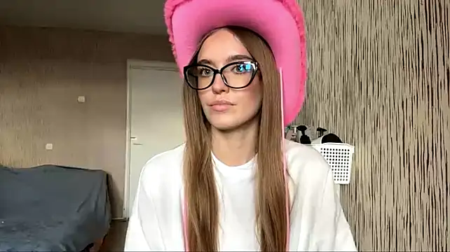 DelfinaPuzio live cam on StripChat