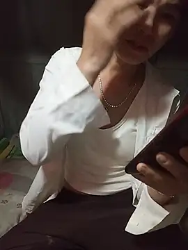 Heryy_xx live cam on StripChat