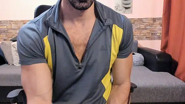 HotHunkTrainer live sex cam
