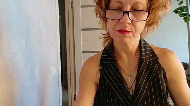 LioraWeiss live sex cam