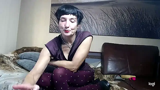 ElizabethLong live cam on StripChat