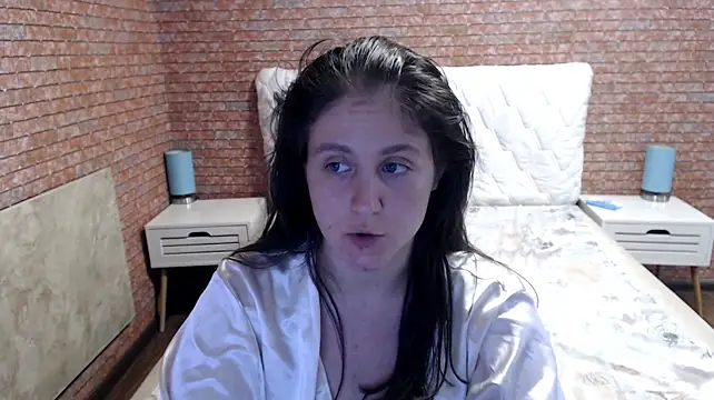 Holliy_Cooper live cam on StripChat