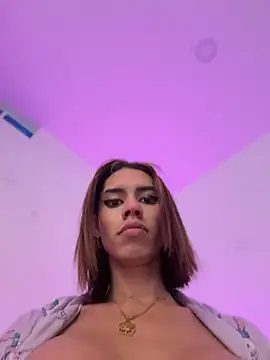Modelo: Amira_BabyHot