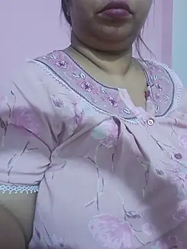 Ravina_patil1 live cam