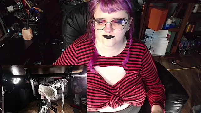 Sinstresshemlock live cam on StripChat