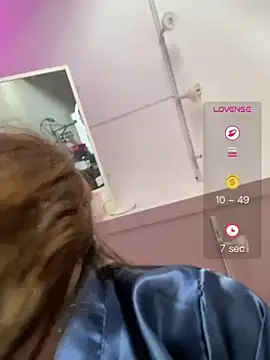 SophieeCharm live cam on StripChat