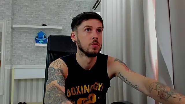 JonahShaw live cam on StripChat
