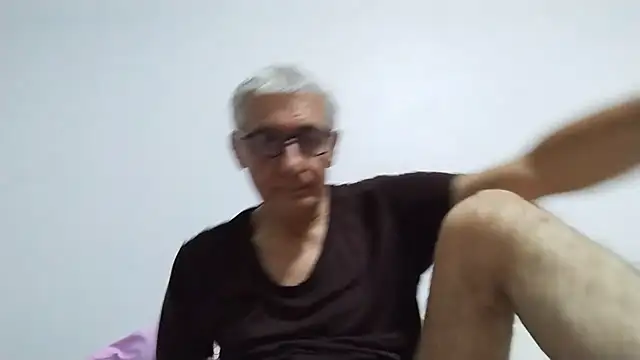BIGUNCUTHARDCOCK live cam on StripChat