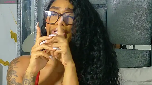 angelessmith1 (F young) - Show pussy + Domi