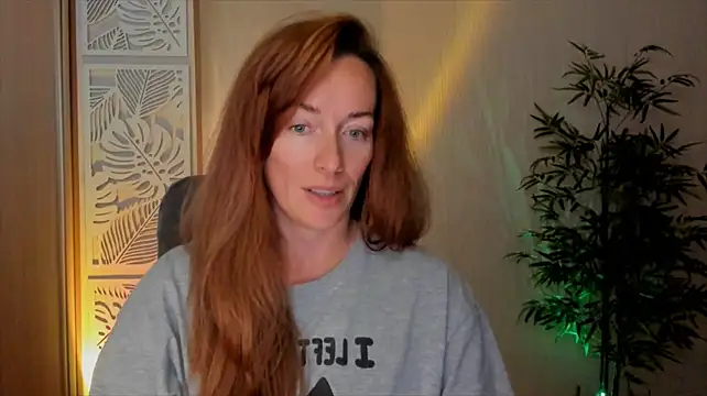 RebeccaMartinez live cam on StripChat
