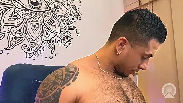 aaroncolombia's live room