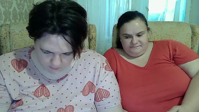 EmmaXKristall live cam on StripChat