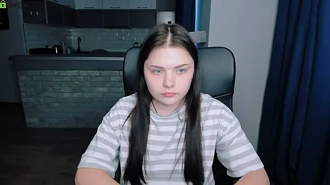 your_megan live cam on StripChat
