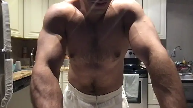 BigGuyMuscle live cam on StripChat