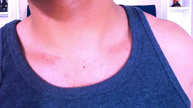 GoldenBoy_23 live cam