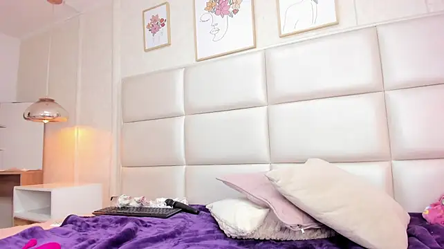 anniie_queen (F young) - ⭐Fuck my pussy⭐My Domi is ON⭐