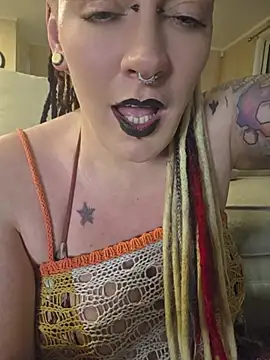 pinkthehawk (F milf) - Naked fun in Jacuzzi