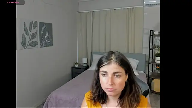 MartaEdams live cam on StripChat